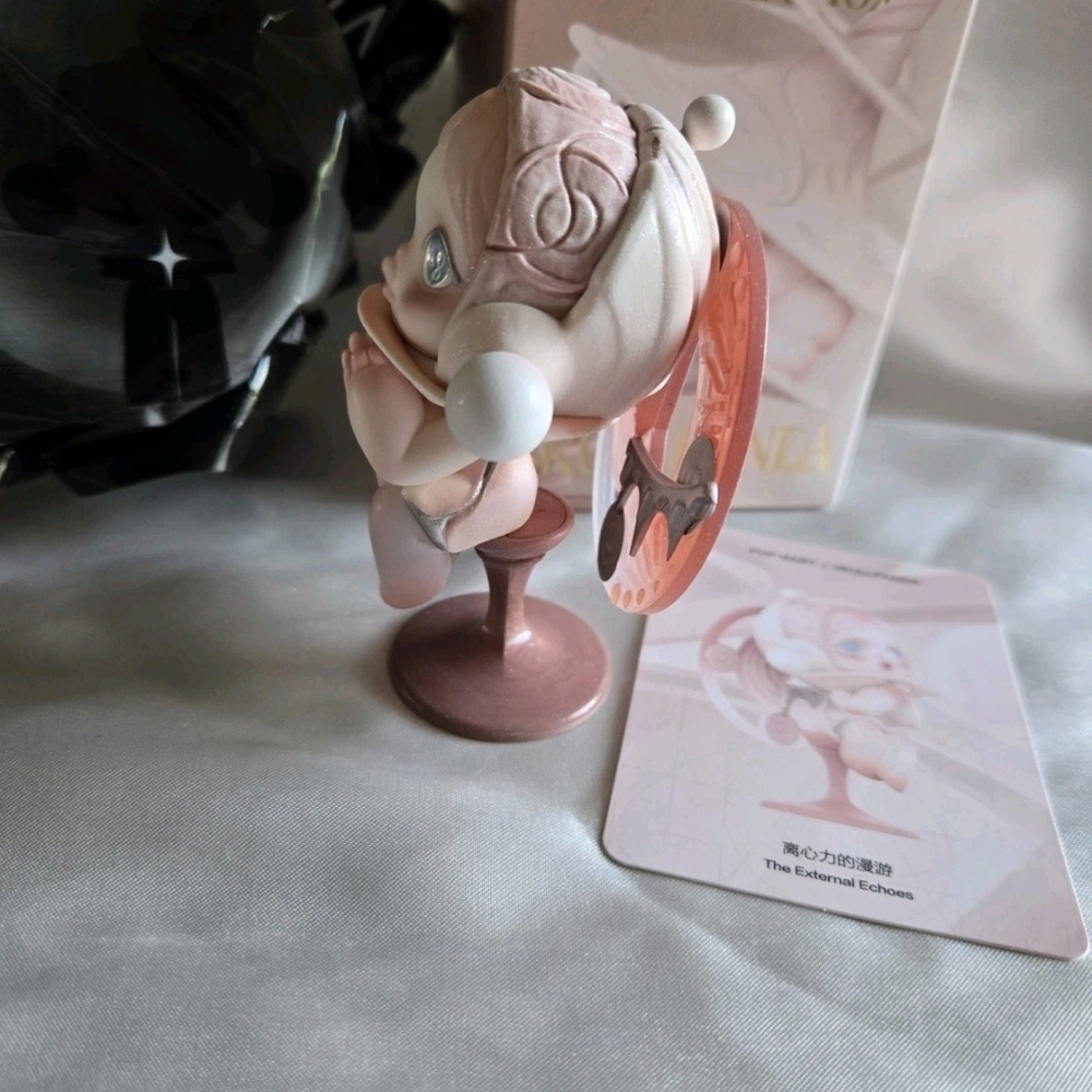 Pop Mart x Skullpanda Authentic - The Paradox Series - The External Echoes - Picture 4 of 5